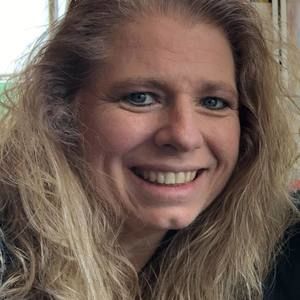 Meet your Posher, Crystal